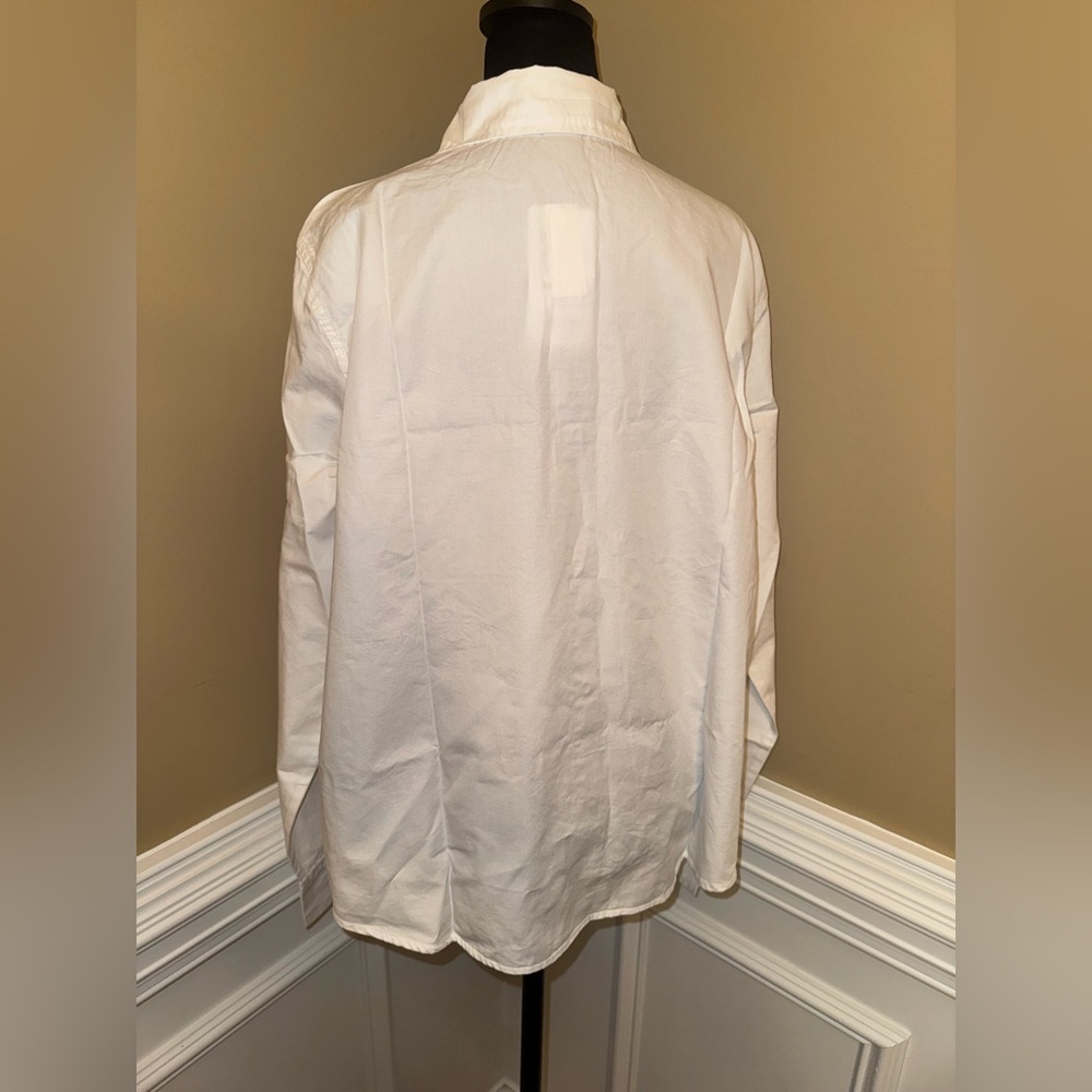 NWT Retail $69 HUE Long Sleeve Button Down Shirt - Picture 5 of 8
